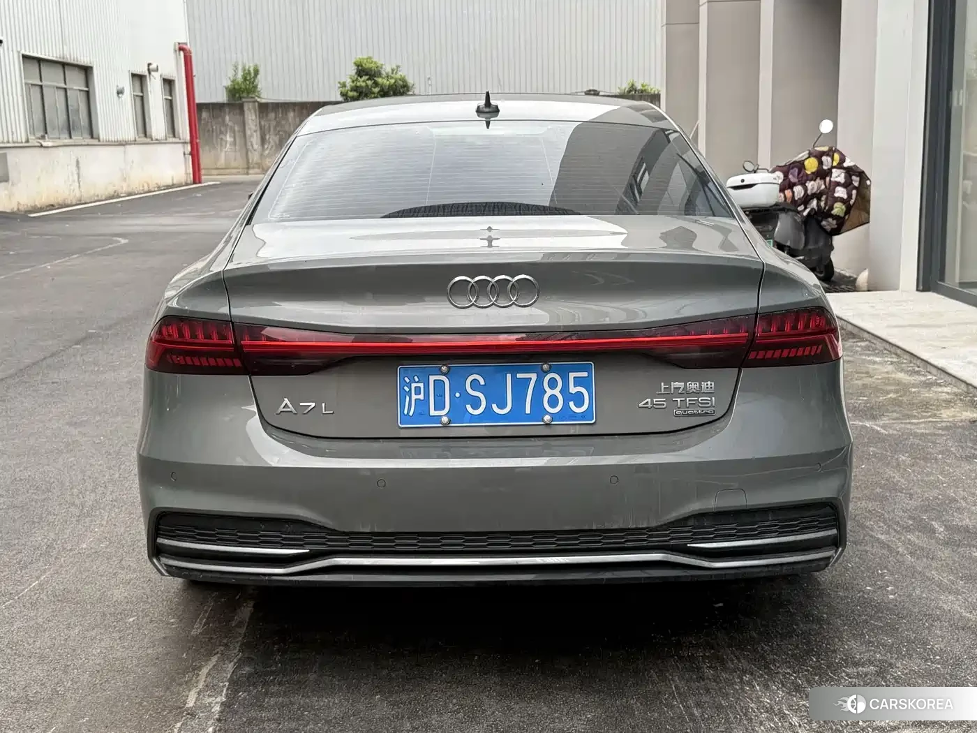 Audi A7L 2024 Champagne/brown из Китая, фото 2