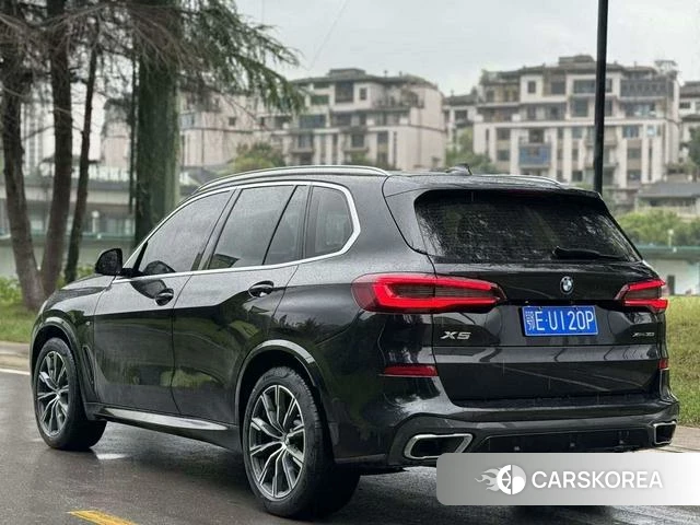BMW X5 (imported) 2021 Черный из Китая, фото 2