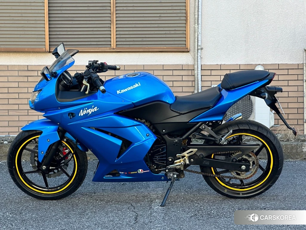 Проданный Kawasaki NINJA 250R 2010 из Японии