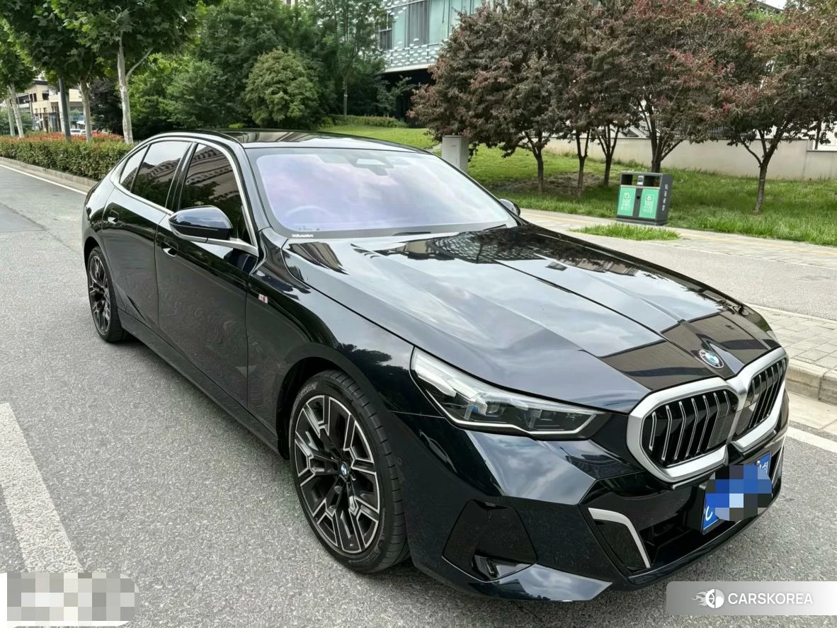 BMW 5 series 2024 Черный из Китая, фото 2
