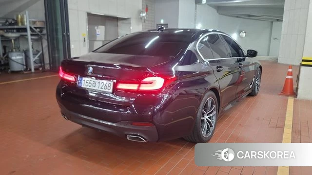 BMW 5 Series (G30) 2023 Черный из Кореи, фото 2