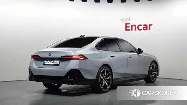 BMW 5 Series (G60) id 4622922 из Кореи 12