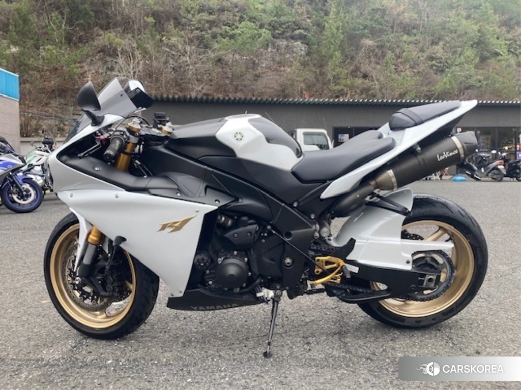 Проданный Yamaha YZF-R1 2013 из Японии