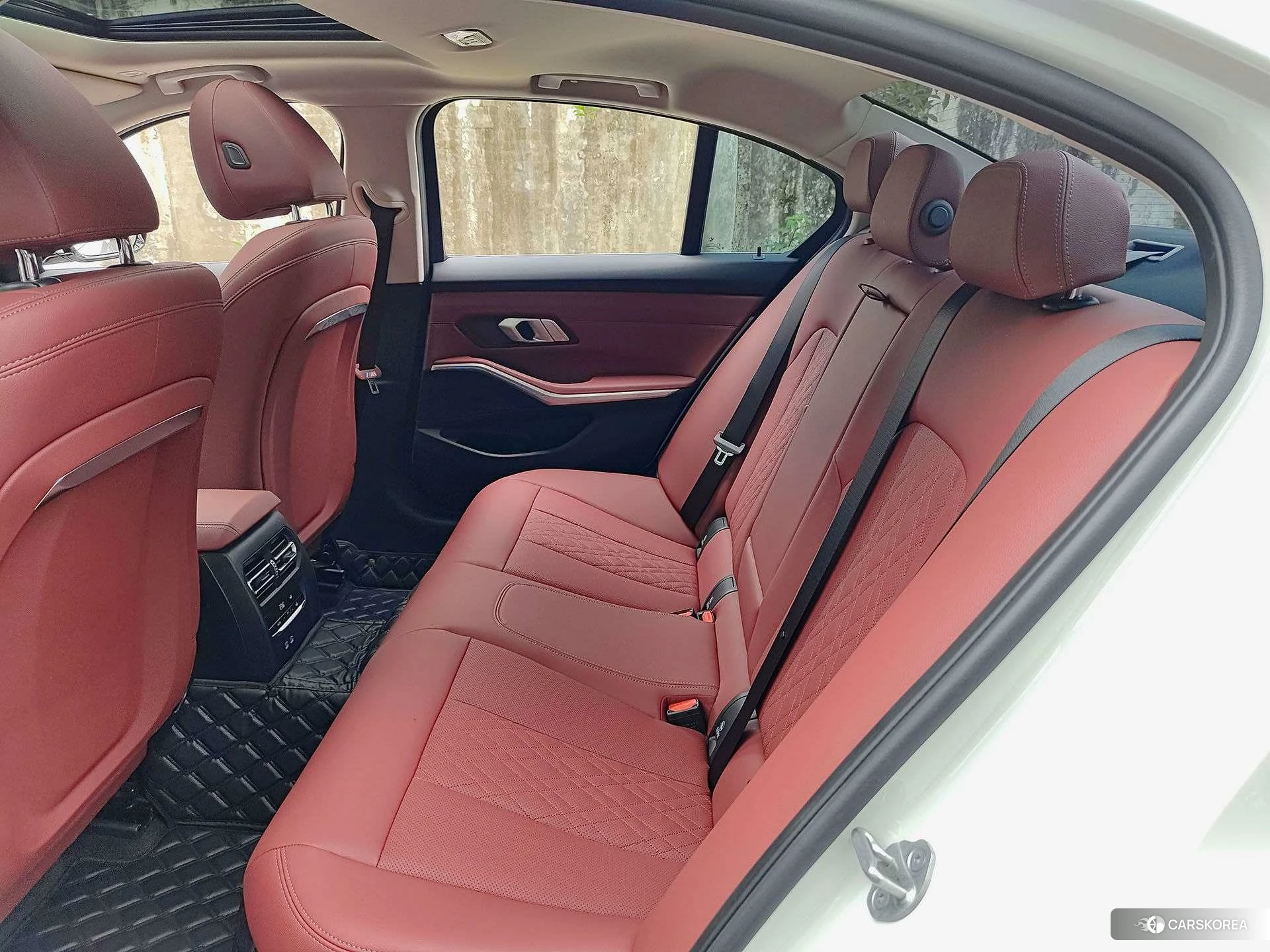 BMW 3 series 2024 Белый из Китая, фото 3
