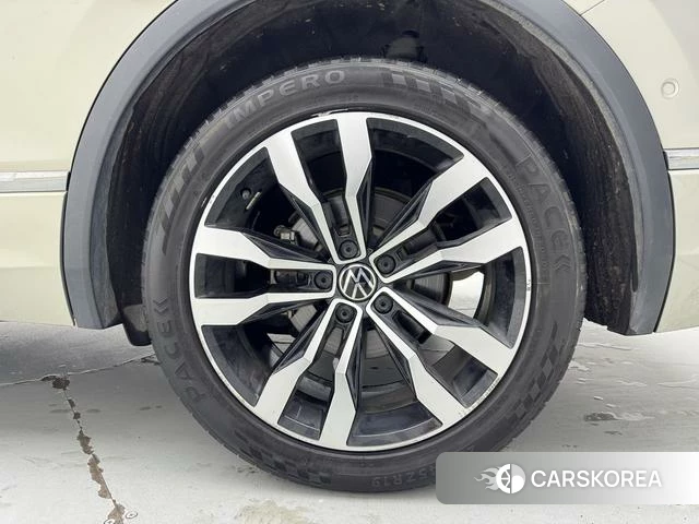 Volkswagen Tiguan L id 4300748 из Китая 12