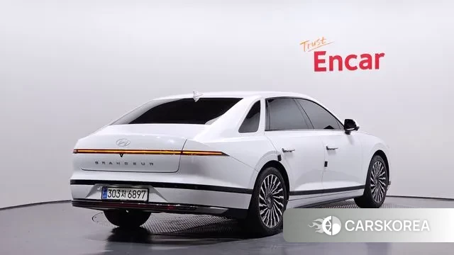 Hyundai Grandeur (GN7) id 3353982 из Кореи 12