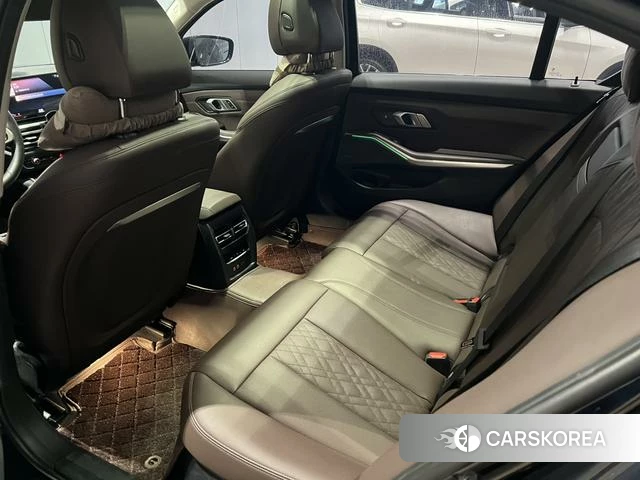 BMW 3 series 2023 Черный из Китая, фото 6