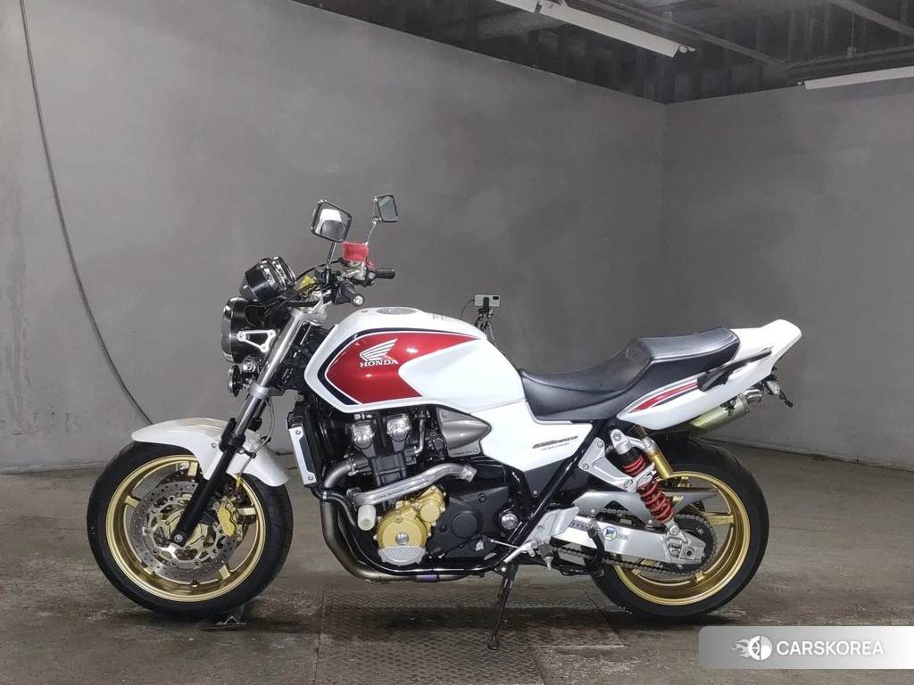Проданный Honda CB1300SF 2013 из Японии