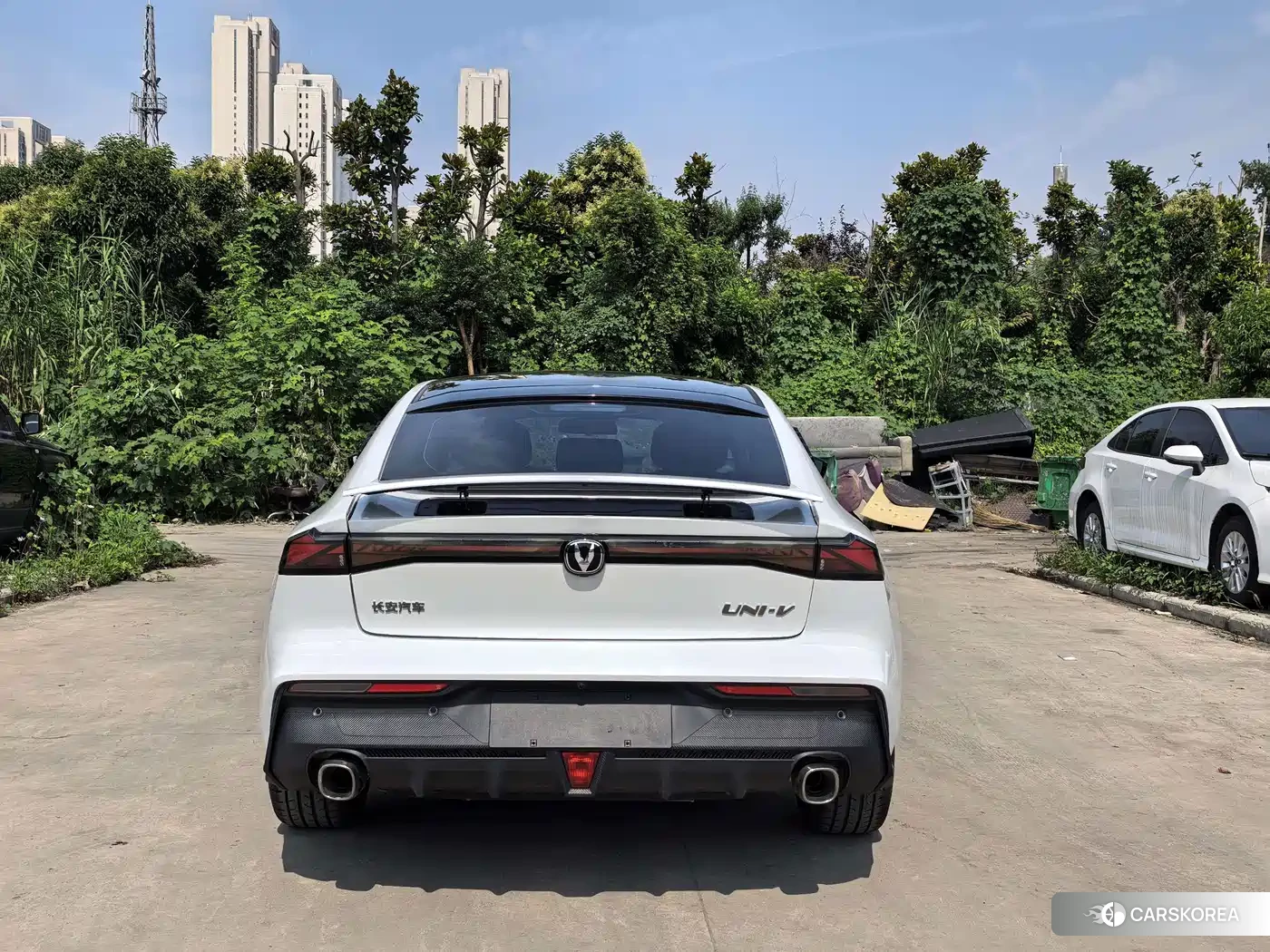 Chang'an Changan UNI-V 2023 Белый из Китая, фото 2