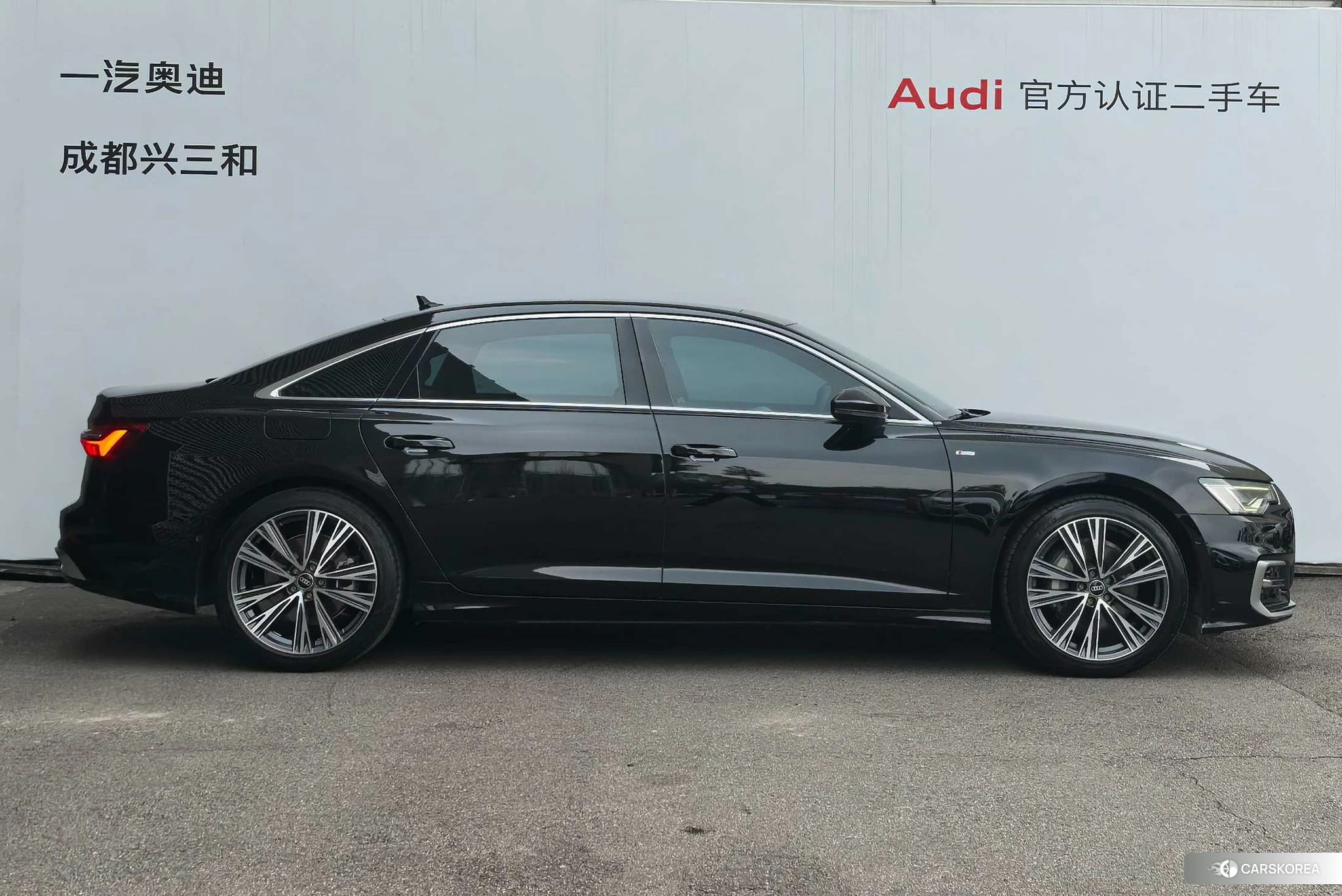 Audi A6L id 4461325 из Китая 7