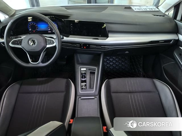 Volkswagen Golf 2022 Белый из Китая, фото 5