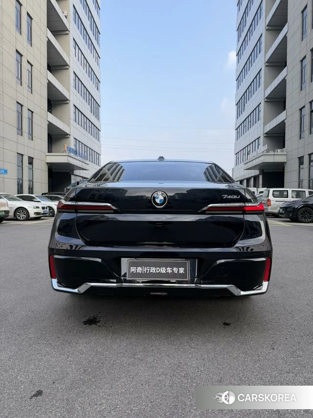 BMW 7 series 2024 Черный из Китая, фото 2