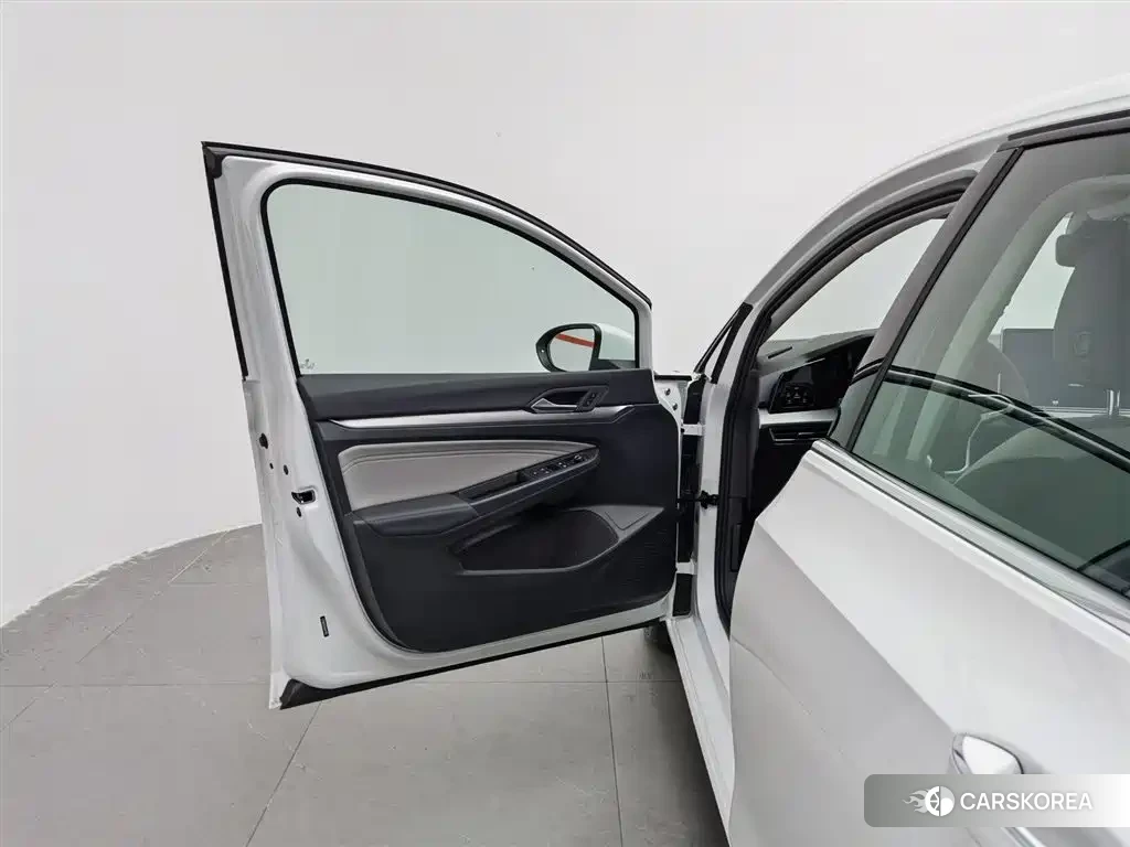 Volkswagen Golf id 4628422 из Китая 12