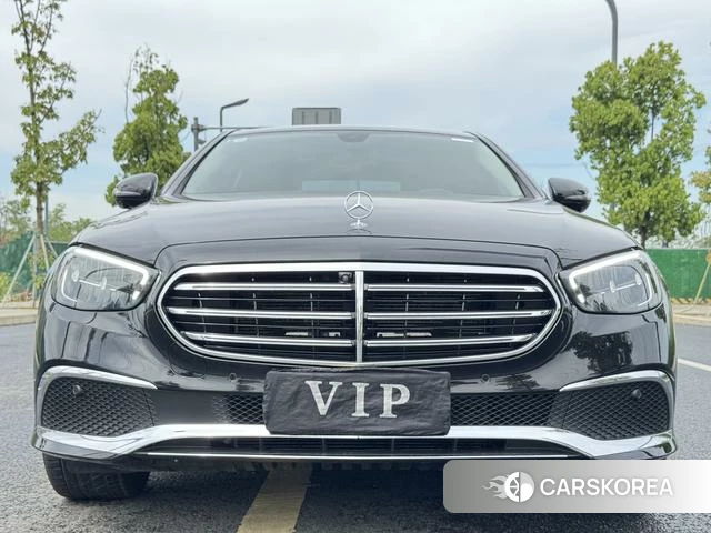 Mercedes-Benz E-class 2022 Черный из Китая, фото 2