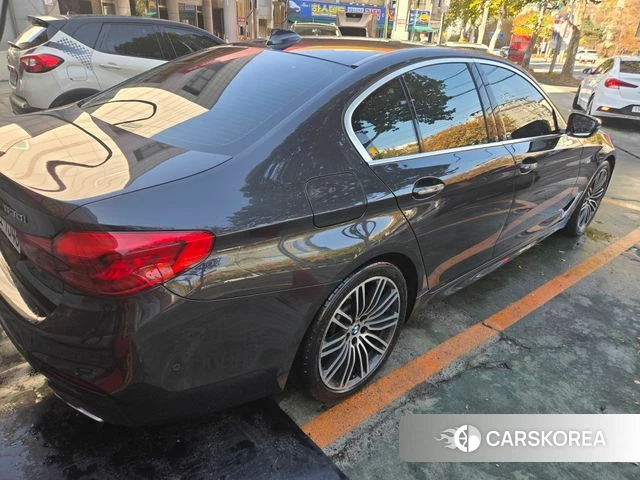 BMW 5 Series (G30) 2018 Серый из Кореи, фото 2