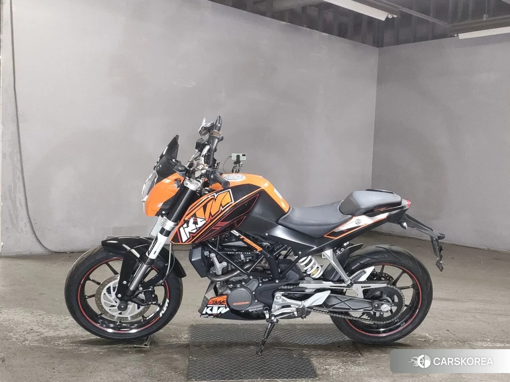 Проданный KTM 125 DUKE 2011 из Японии, фото 2