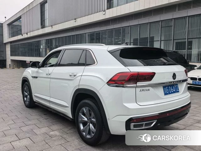 Volkswagen Tourang 2022 Белый из Китая, фото 2