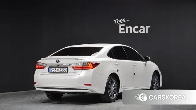 Lexus New ES300h id 3761451 из Кореи 12