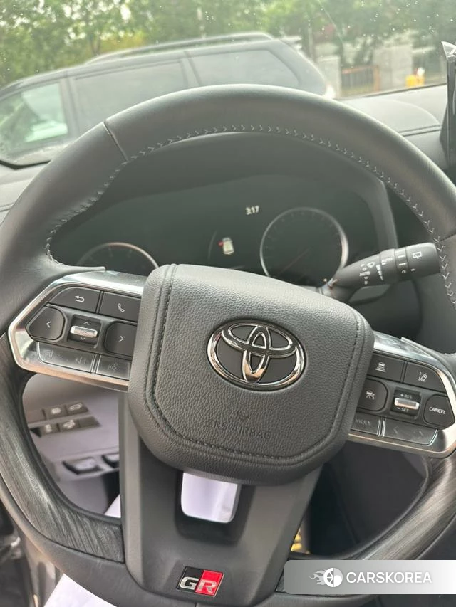 Toyota Land Cruiser (imported) 2022 Темно-серый из Китая, фото 2