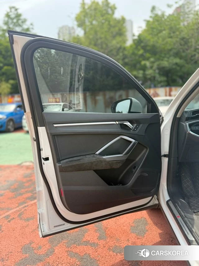 Audi Q3 Sportback id 4272643 из Китая 12