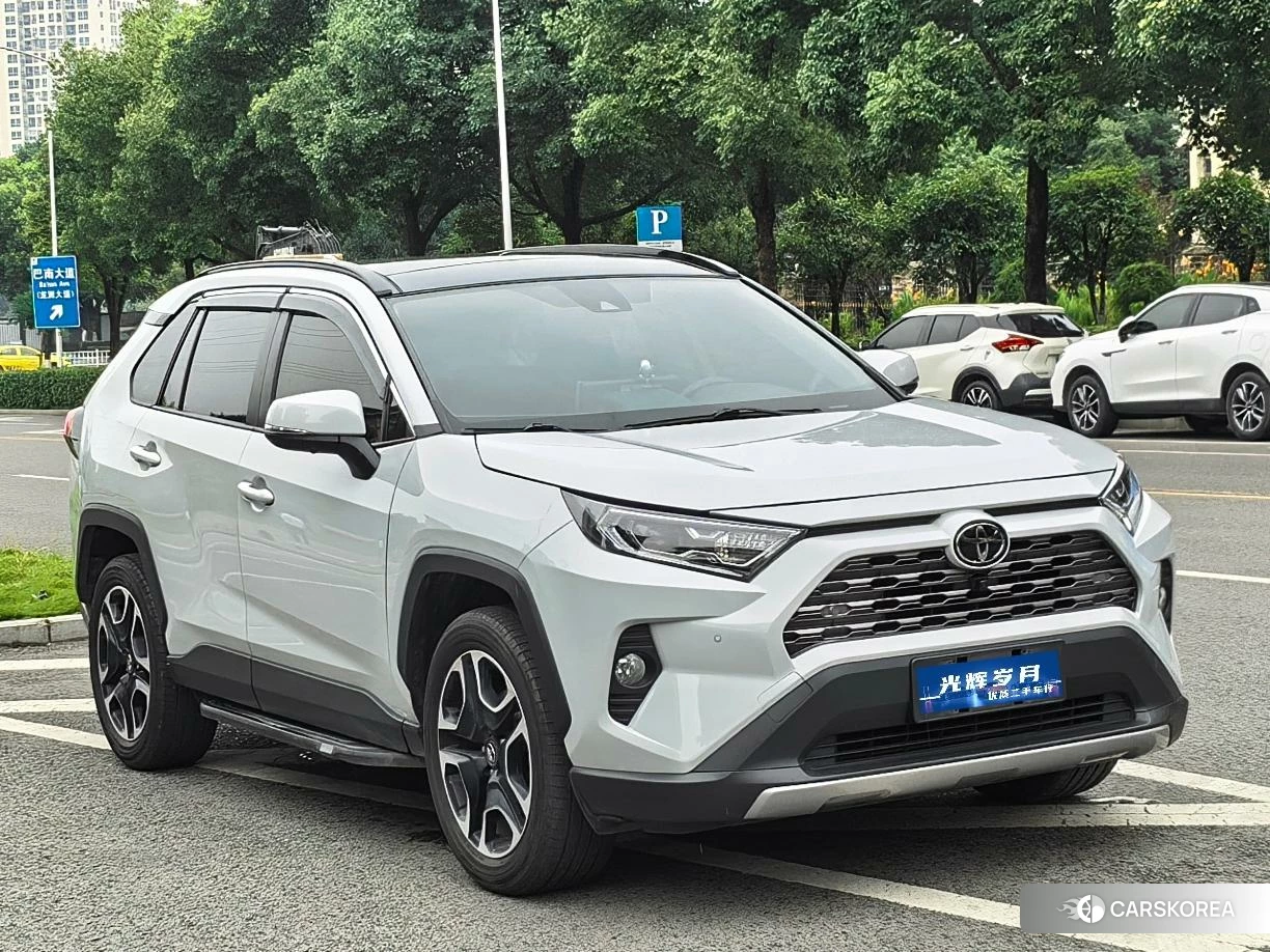 Toyota RAV4 Rongfang 2019 Серебристо-серый из Китая, фото 5