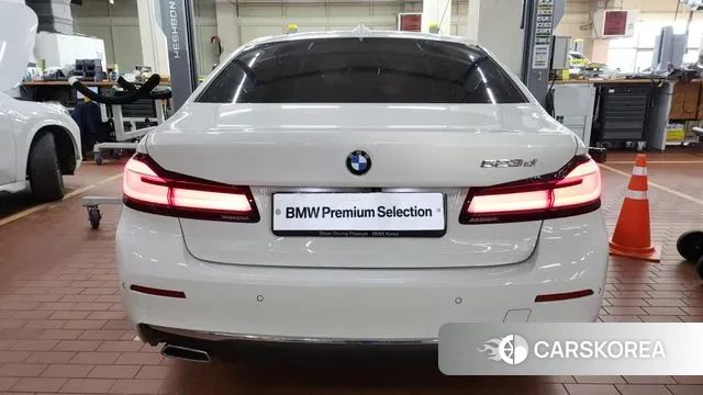 BMW 5 Series (G30) 2021 Белый из Кореи, фото 2