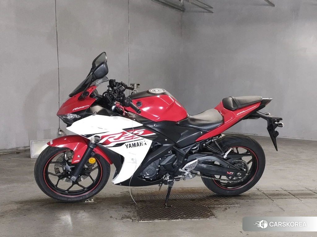 Проданный Yamaha YZF-R25 2015 из Японии