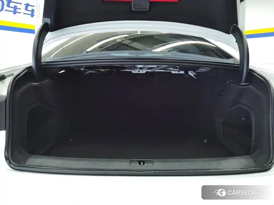 Audi A4L id 4583713 из Китая 8