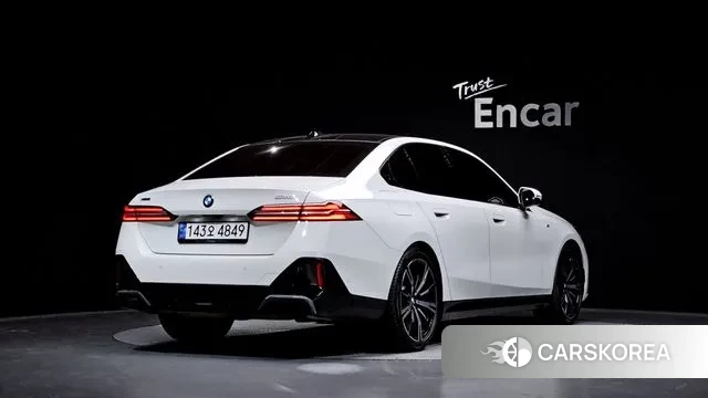 BMW 5 Series (G60) id 3565802 из Кореи 12