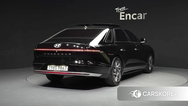 Hyundai Grandeur (GN7) id 3940298 из Кореи 12