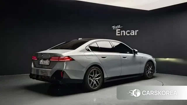 BMW 5 Series (G60) id 3359410 из Кореи 12