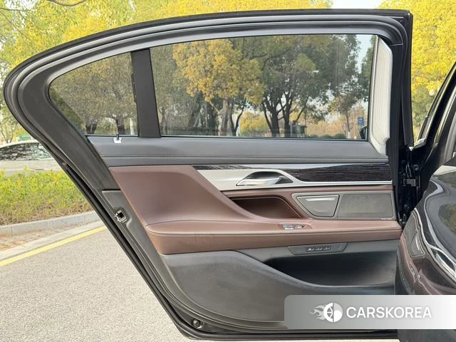 BMW 7 series id 4276903 из Китая 12