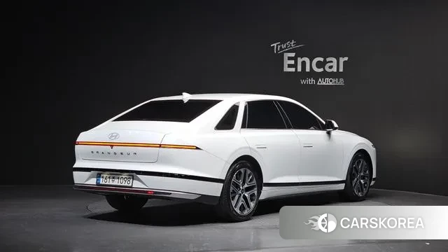 Hyundai Grandeur (GN7) id 3619937 из Кореи 12