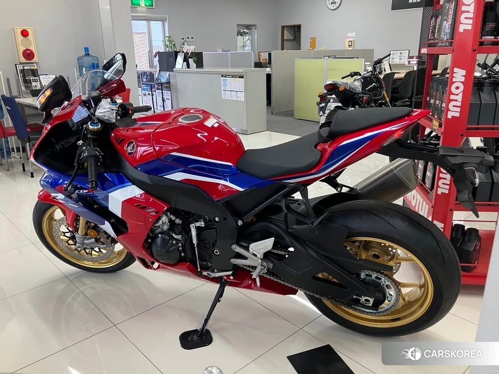 Проданный Honda CBR1000RR-R FIREBLADE 2024 из Японии, фото 2