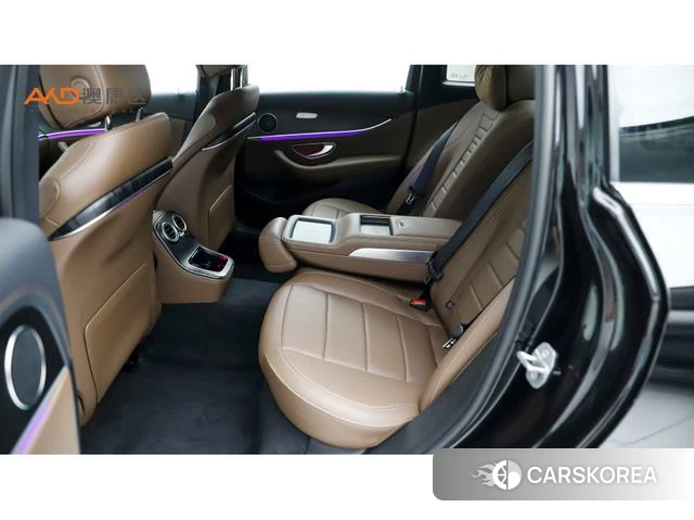 Mercedes-Benz E-class 2023 Черный из Китая, фото 2