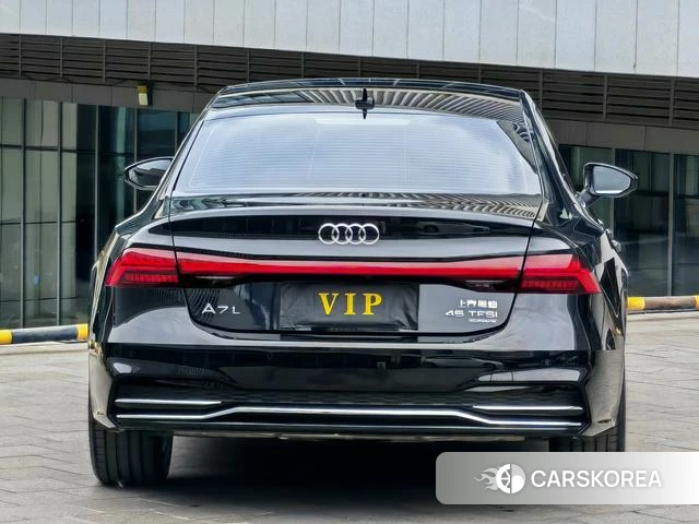 Audi A7L id 4290304 из Китая 7