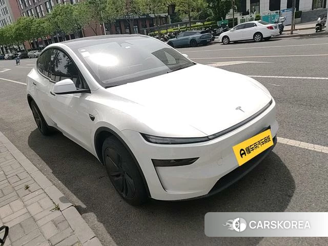 Tesla Model Y 2026 Белый из Китая, фото 2