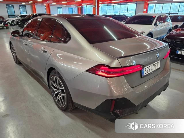 BMW 5 Series (G60) id 4392459 из Кореи 12