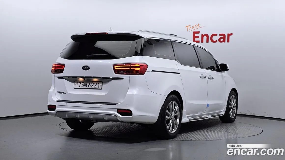 Kia The New Carnival id 2097194 из Кореи 12