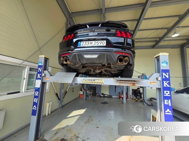 Ford Mustang 2022 Черный из Кореи, фото 2