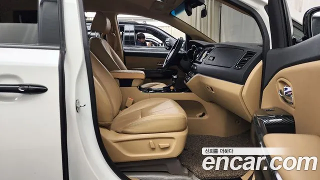 Kia The New Carnival id 2541628 из Кореи 12