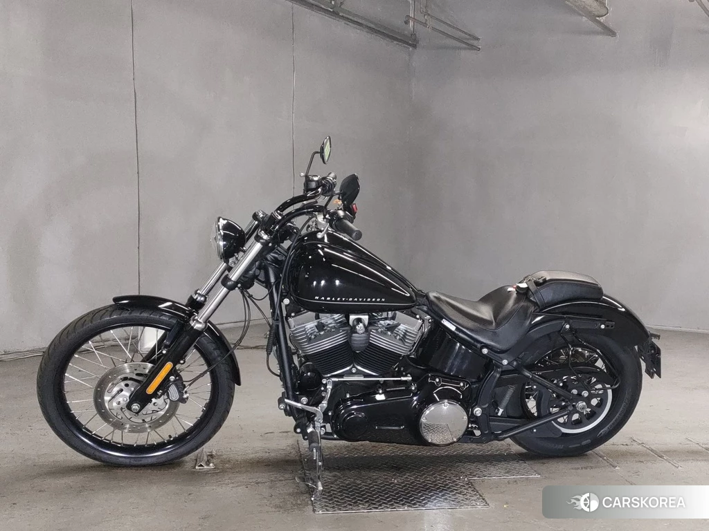 Проданный Harley-Davidson Softail Blackline FXS1580 2011 из Японии, фото 2