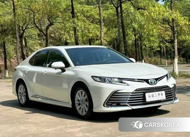 Toyota Camry 2022 Белый из Китая, фото 2