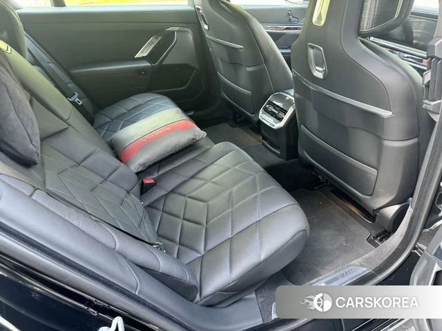 BMW i7 2023 Черный из Китая, фото 4