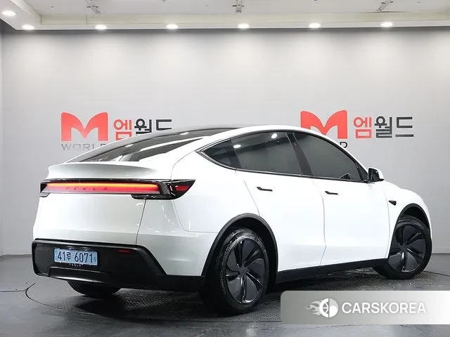 Tesla Model Y 2025 Белый из Кореи, фото 2