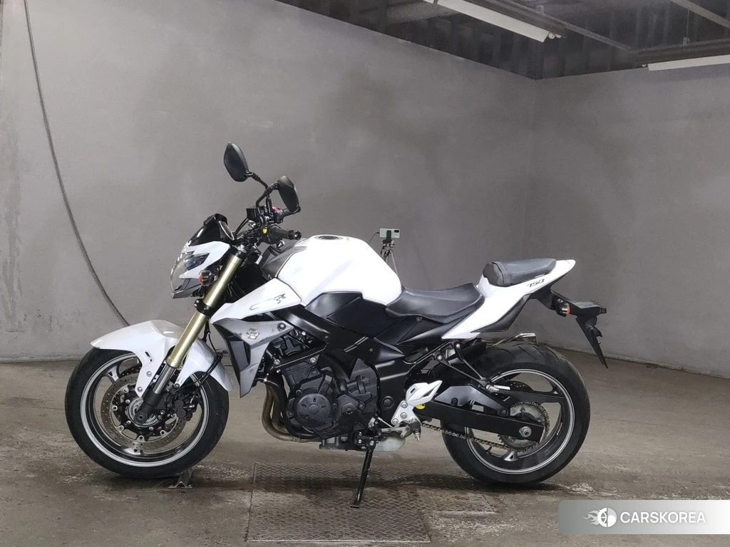 Проданный Suzuki GSR750 2013 из Японии