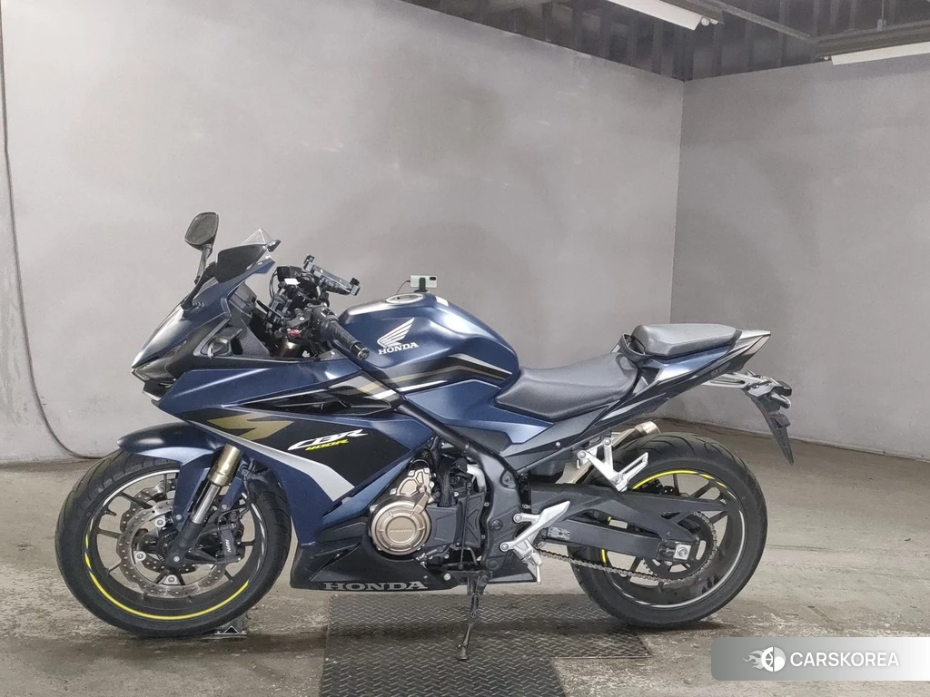 Проданный Honda CBR400R 2022 из Японии