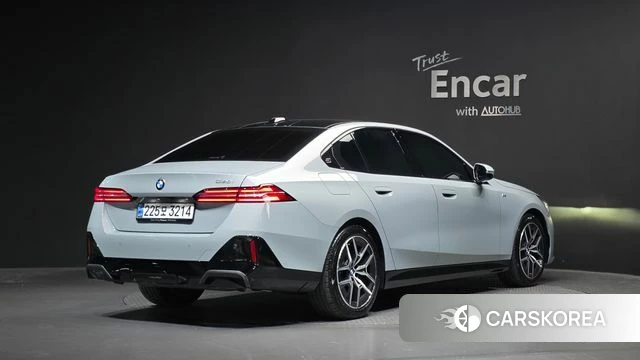 BMW 5 Series (G60) id 4870762 из Кореи 12