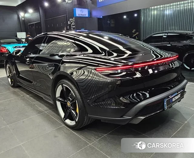 Porsche Taycan id 3295729 из Кореи 7