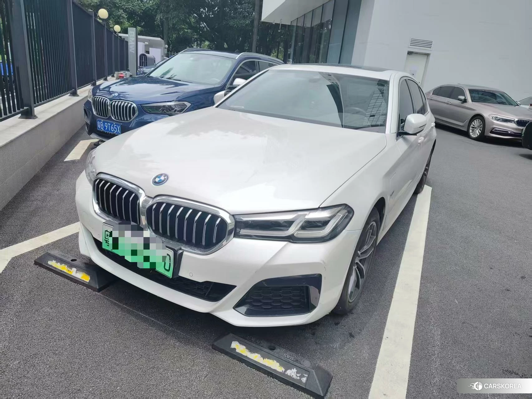 BMW 5 series PHEV 2021 Белый из Китая, фото 3